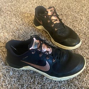 Nike metcon 2 flywire (black and rose gold)